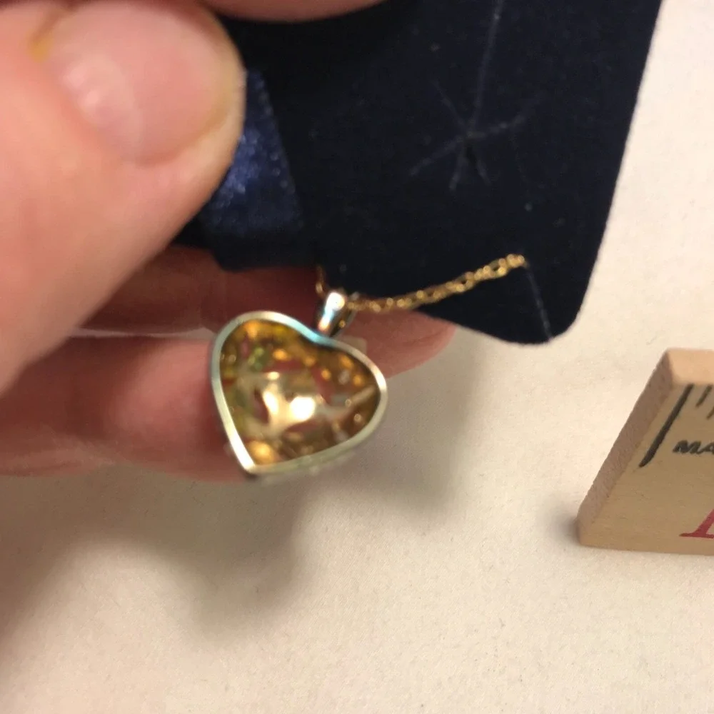 1/8 Carat Diamond Heart Necklace By Avon In Gift Box Sparkling Love Symbol